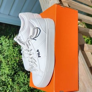 Like new Fila sneakers